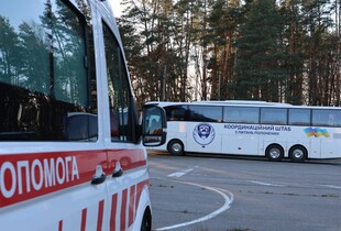 Білорусь передала Україні 114 цивільних: серед звільнених - журналісти та політдіячі (фото)