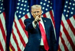 Військовий флот США готовий супроводжувати танкери через Ормузьку протоку - Трамп