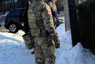 У Хмельницькому п’яний військовий відкрив стрілянину з балкону: деталі від поліції