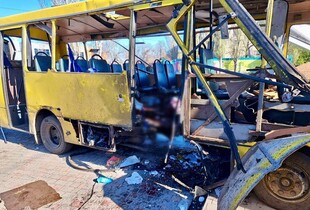 Окупанти вдарили дроном по маршрутці у Нікополі: троє загиблих, 12 поранених