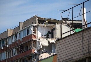 Зеленський доручив військовому командуванню знайти формати відповіді російський удар