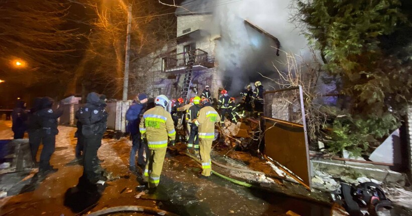 Вибух будинку у Львові: під завалами виявили тіло жінки